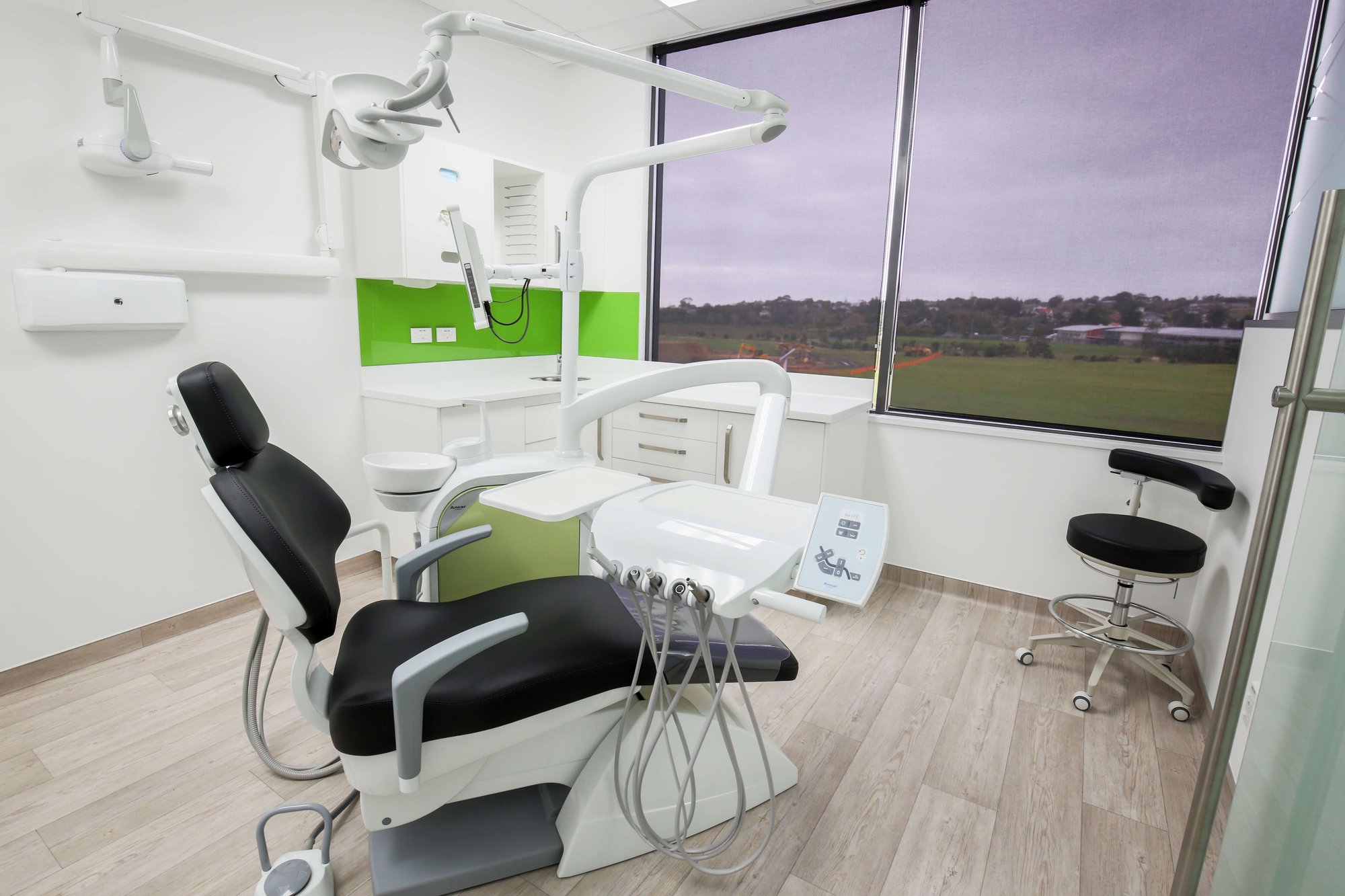 Dental treatment room design & set up Dentec